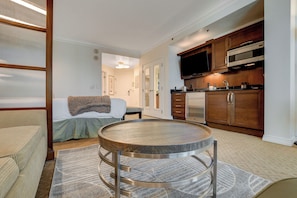 Premium bedding, in-room safe, blackout curtains, free WiFi