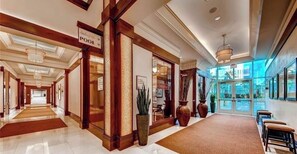 Perhestudio, parveke, kaupunkinäköala | Business center omassa huoneessa