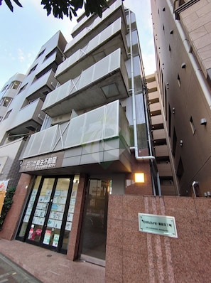 Exterior - Tokyo Shinjyuku Cyber Room (Tokyo)
