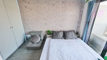 Basic Apartment, City View