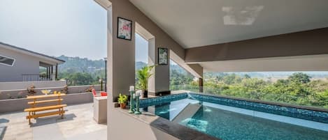Outdoor pool, pool loungers