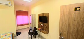 Quadruple Room | Rollaway beds, free WiFi, bed sheets