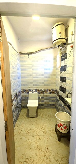 Quadruple Room | Bathroom