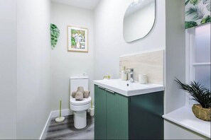 Apartment | Bathroom