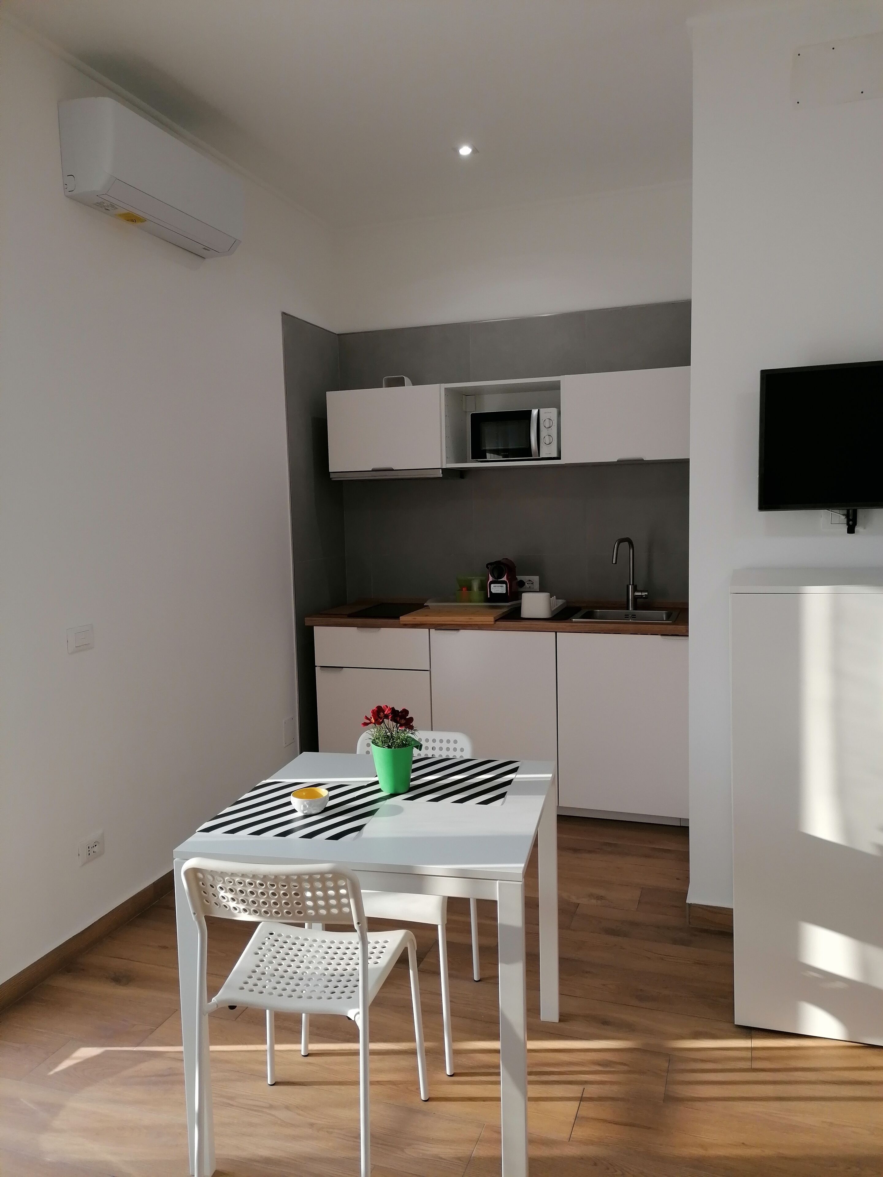 Family Double Room, Balcony | Private kitchen