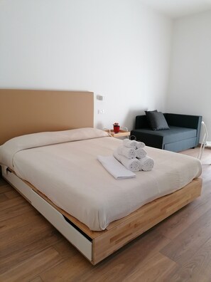 Studio, Balcony | Free WiFi
