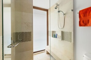 Hair dryer, towels - Penthouse Paradise with Prime Location at Pacifica 2BD Penthouse for rent in Ama (Puerto Vallarta)