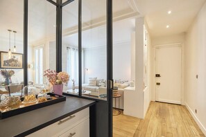 Interior - Superb apartment Invalides Eiffel Tower (Paris)