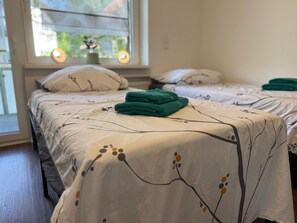 WiFi, bed sheets