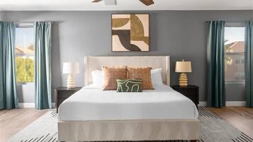 5 dormitoris, escriptori i planxa i posts de planxar