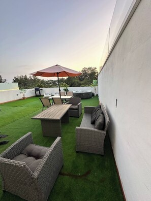 Terrace/patio - Luxury Villa w Seaview Cabopino (Marbella)