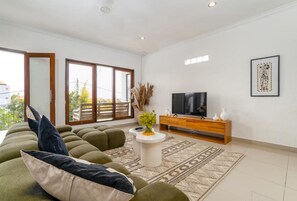 TV - Canggu Garden House (Canggu)