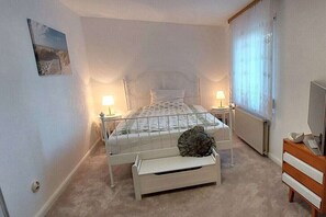 3 chambres, fer et planche à repasser, accès au Wi-Fi (inclus)