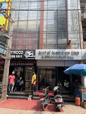 Mặt tiền nơi lưu trú