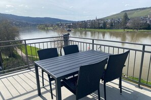 Outdoor dining - 1-bedroom holiday apartment (Bernkastel-Kues)