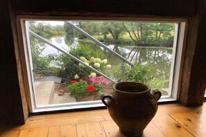 المنشأة من الداخل