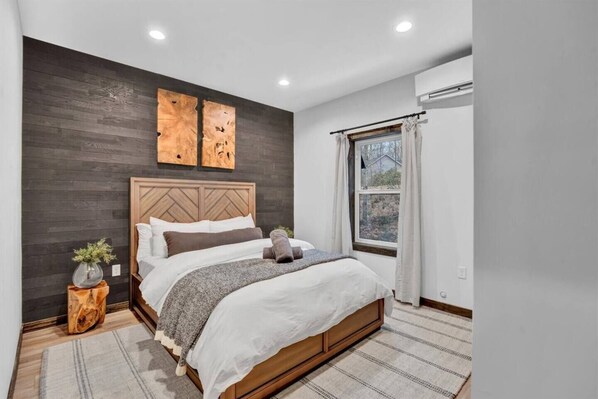 5 bedrooms, iron/ironing board, travel cot, WiFi