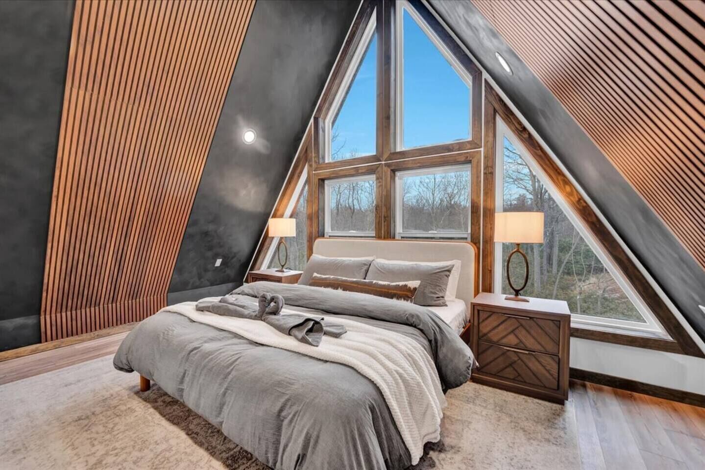 5 bedrooms, iron/ironing board, travel crib, WiFi