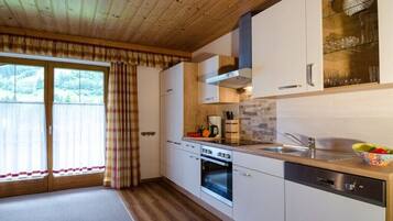 Kühlschrank, Ofen, Herdplatte, Geschirrspüler