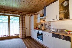 Kühlschrank, Ofen, Herdplatte, Geschirrspüler