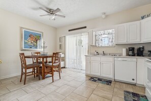 Rumah (Beach Walkers) | 2 kamar tidur dan Wi-Fi gratis