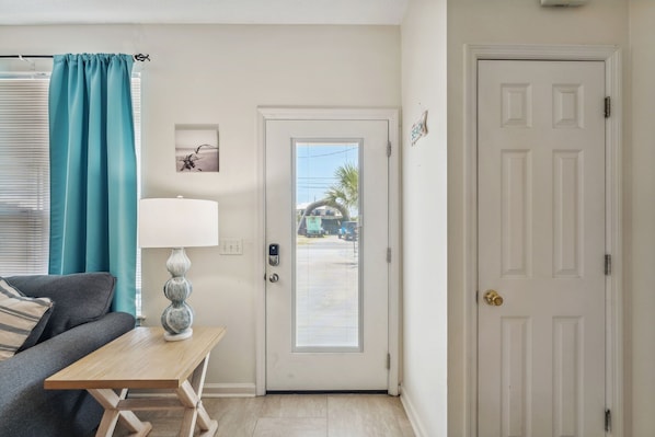 House (Beach Walkers) | 2 bedrooms, free WiFi