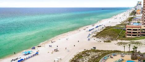 Apartment (Emerald Beach Resort 1133 - Beachfron) | 1 bedroom, free WiFi