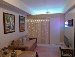Condo, 1 Bedroom, Accessible | Living room