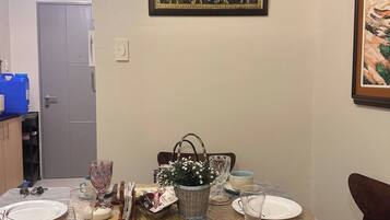 Bloc d'apartaments, 1 dormitori, accessible | Menjador