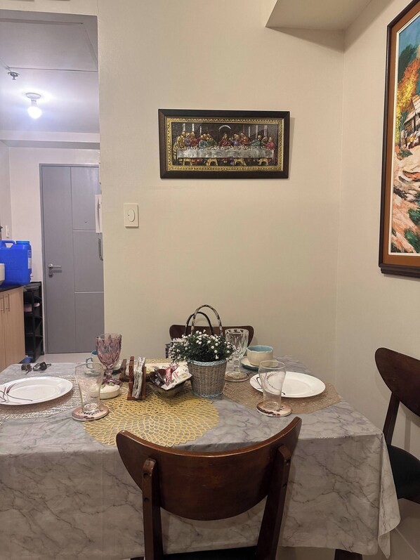 Condo, 1 Bedroom, Accessible | Dining room - Room-recharge Chamber Simoy (Tagaytay)