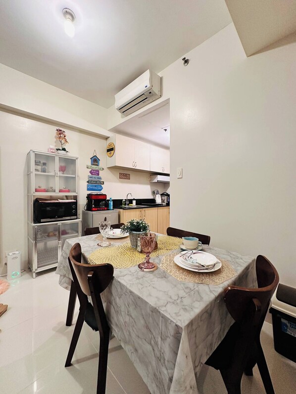 Dining - Room-recharge Chamber Simoy (Tagaytay)