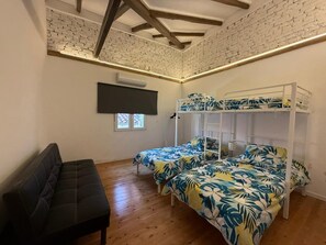 3 bedrooms, iron/ironing board, bed sheets - Winahost la buhardilla de Lucas (Leon)