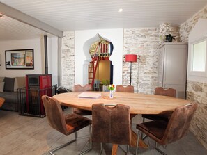 Family Apartment, 3 Bedrooms, Garden View | Living area | Flat-screen TV, toys - Le Pré d'Olonne (L'Île-d'Olonne)