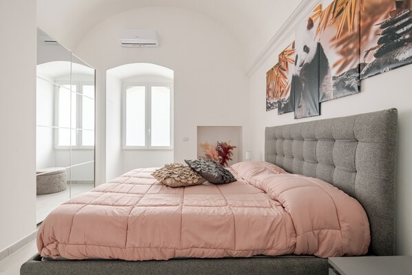 WiFi, bed sheets