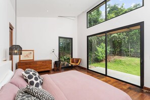 3 quartos, ferros/tábuas de passar roupa, Wi-Fi, roupa de cama