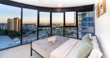 Elegant 2BR Retreat in Hamilton