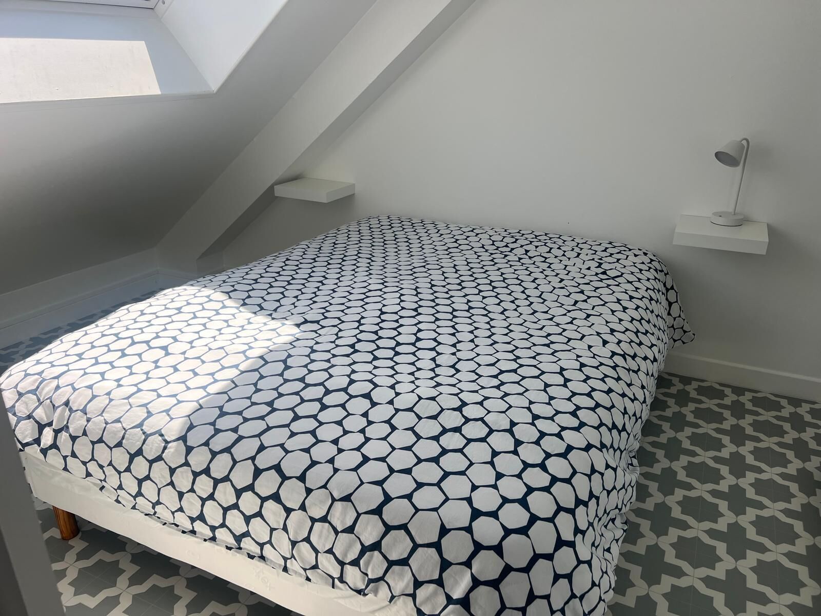 2 bedrooms, iron/ironing board, WiFi