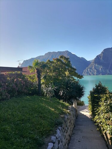 MAROCCHE APARTMENT, SURROUNDED BY NATURE WITH A VIEW OF LAKE GARDA