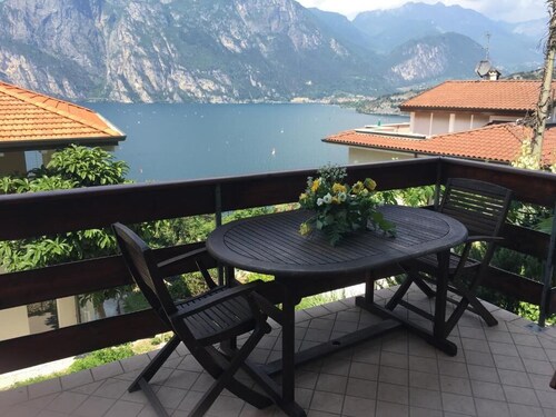 MAROCCHE APARTMENT, SURROUNDED BY NATURE WITH A VIEW OF LAKE GARDA