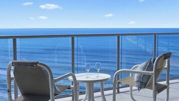 Deluxe Apartment, Beach View | Terrace/patio