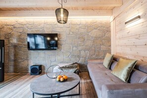 Smart-tv en een open haard