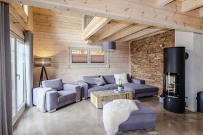 TV, fireplace, DVD player, stereo
