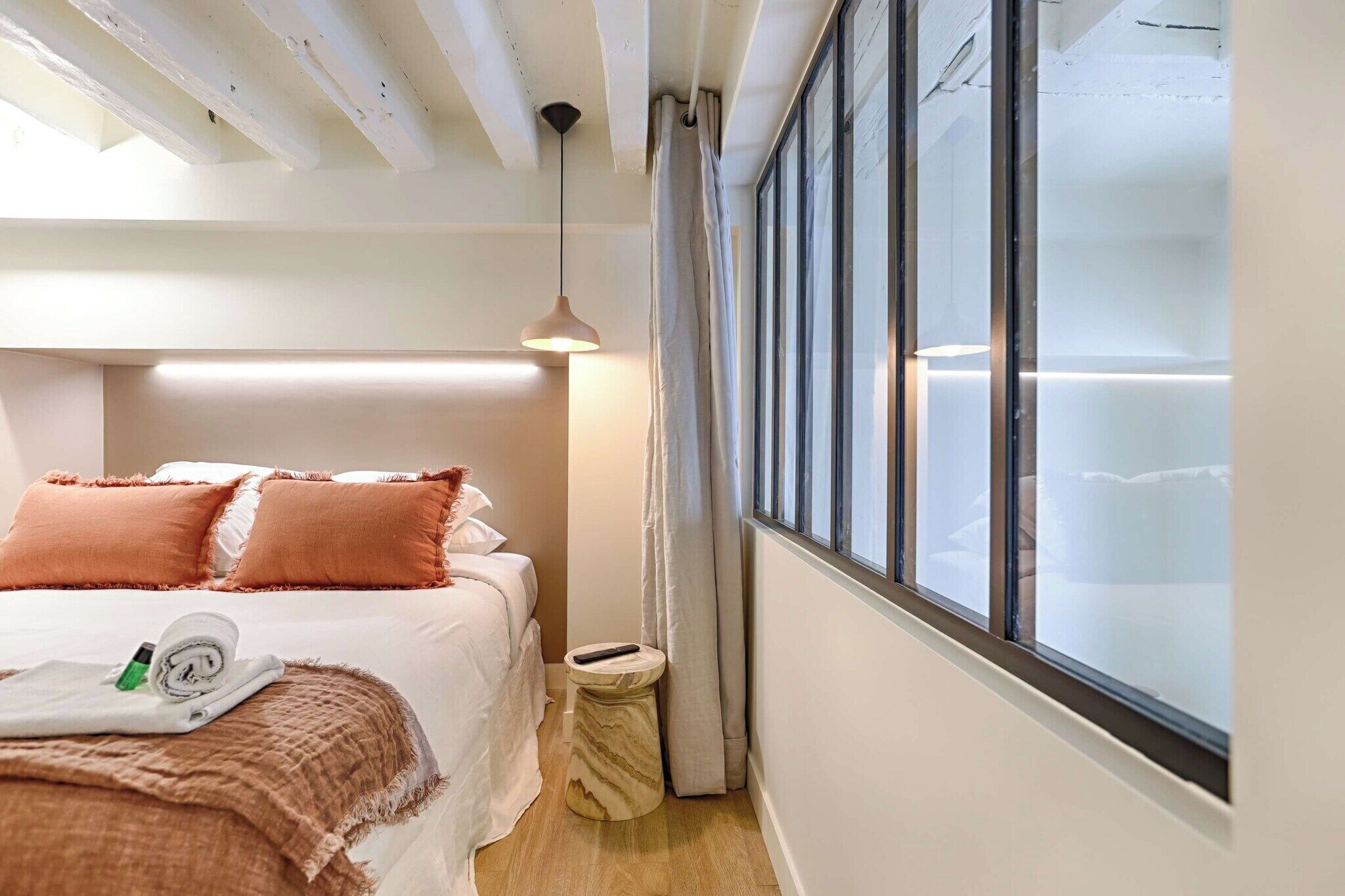 1 bedroom, desk, iron/ironing board, internet