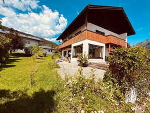 Exterior - Vacation apartment Watzmann, 80 m², 2 bedrooms, shower/WC,T (Bischofswiesen)