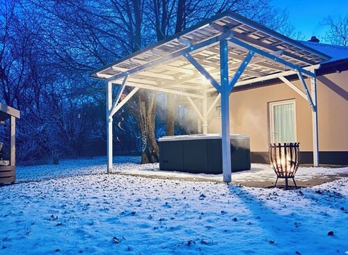 Forest farm with jacuzzi without neighbors, 5 mi from Soltvadkerti Lake Friendly