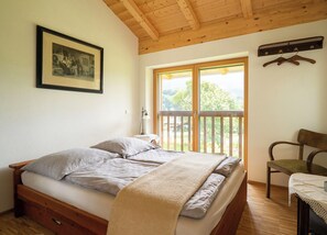 2 bedrooms, bed sheets
