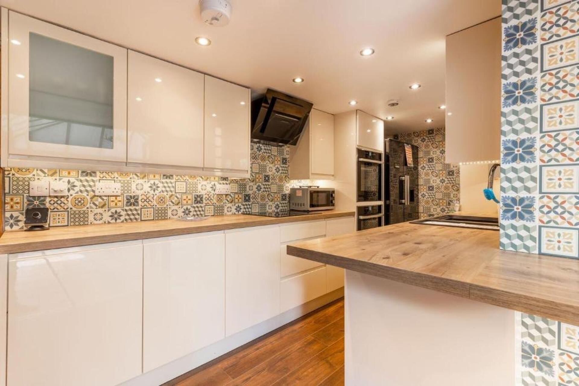 Tủ lạnh, lò vi sóng, lò nướng, bếp nấu 