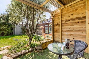 Outdoor dining - Norfolk - Cottage - Stay 8 - Pet Friendly - Garden (Norwich)