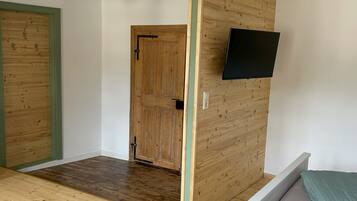 3 Schlafzimmer, Reisekinderbett, kostenloses WLAN, Bettwäsche