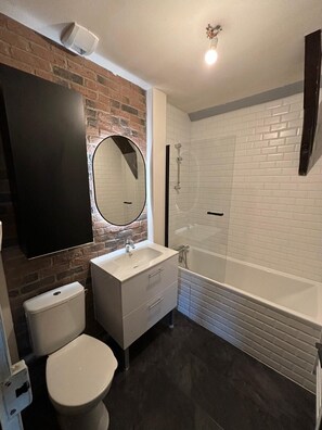 Shower, toilet paper